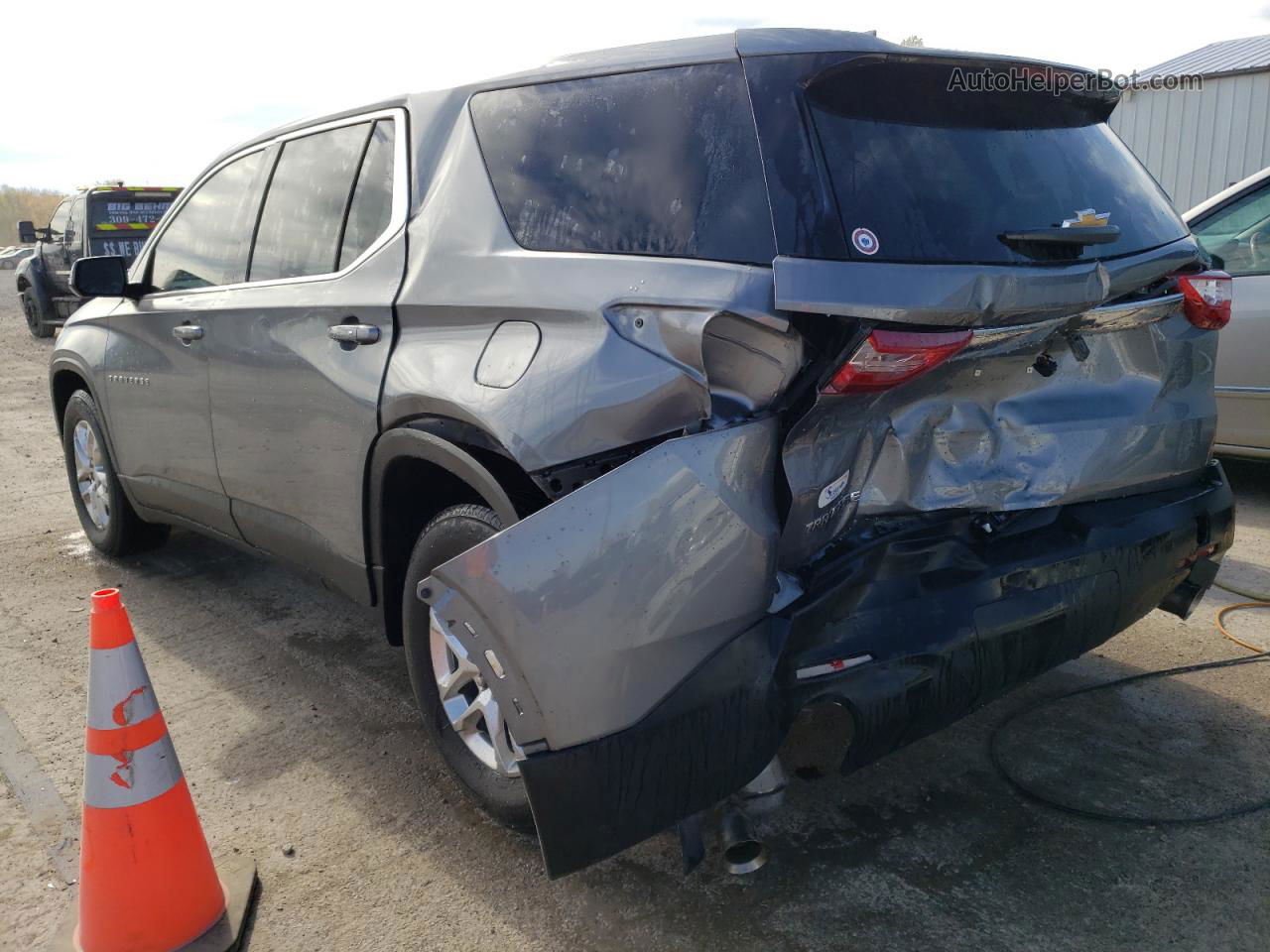 2020 Chevrolet Traverse Ls Gray vin: 1GNERFKW1LJ207261