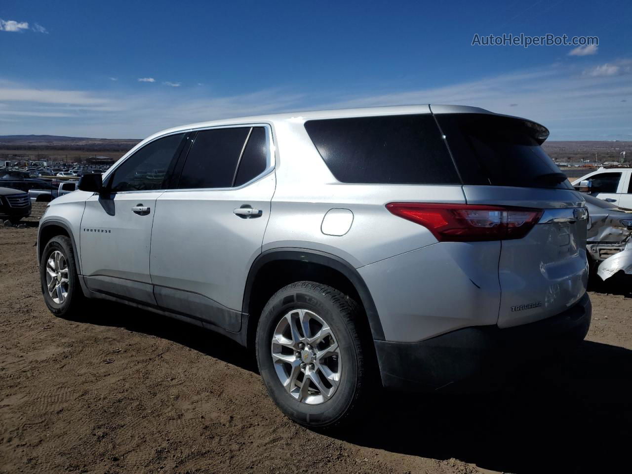 2020 Chevrolet Traverse Ls Silver vin: 1GNERFKW5LJ248587