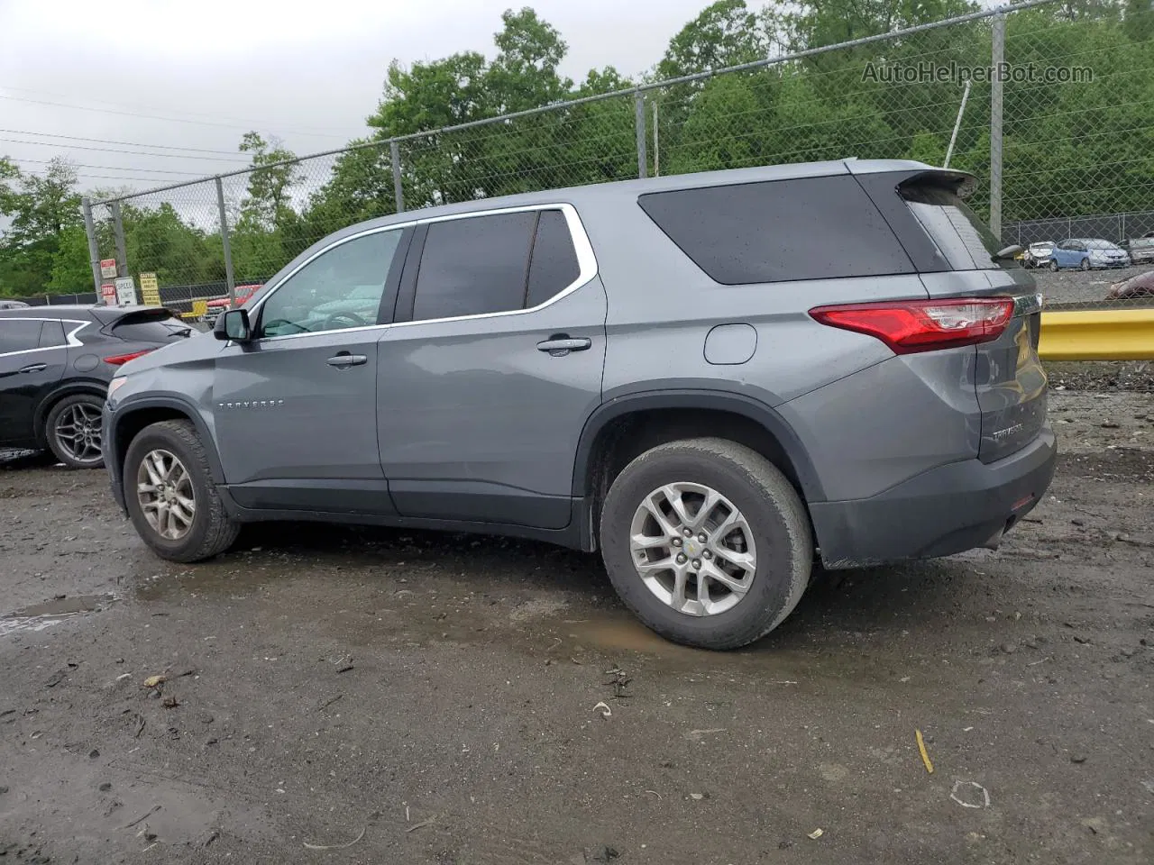 2020 Chevrolet Traverse Ls Gray vin: 1GNERFKW7LJ153450