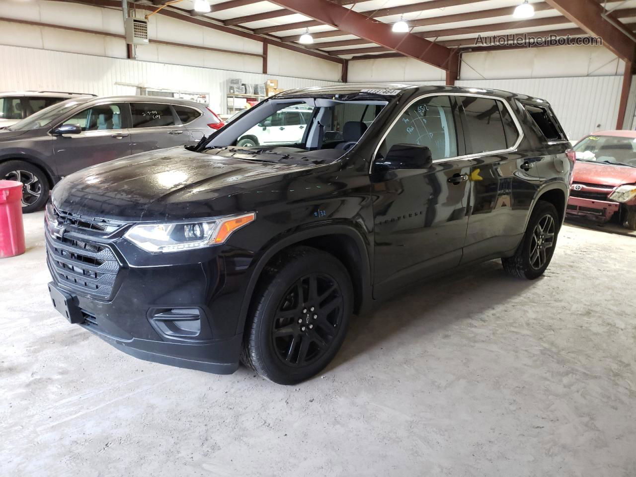 2020 Chevrolet Traverse Ls Черный vin: 1GNERFKW8LJ104354