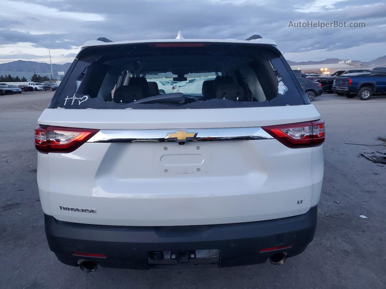 2020 Chevrolet Traverse Lt White vin: 1GNERGKW6LJ256817