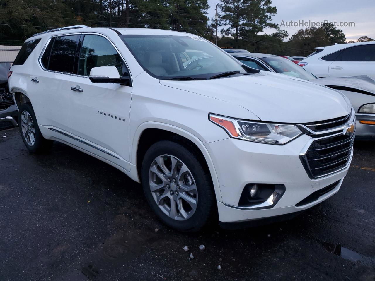 2020 Chevrolet Traverse Premier Белый vin: 1GNERKKW3LJ302168