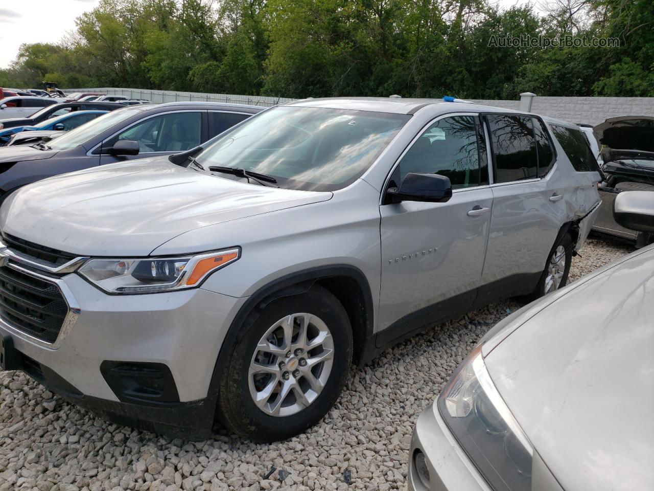 2020 Chevrolet Traverse Ls Silver vin: 1GNEVFKW9LJ314330