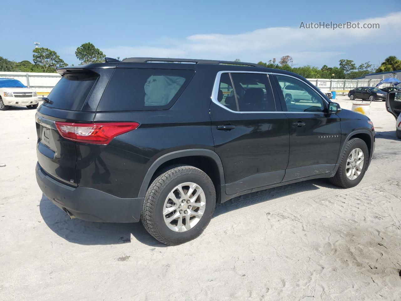 2020 Chevrolet Traverse Lt Черный vin: 1GNEVHKW3LJ174755