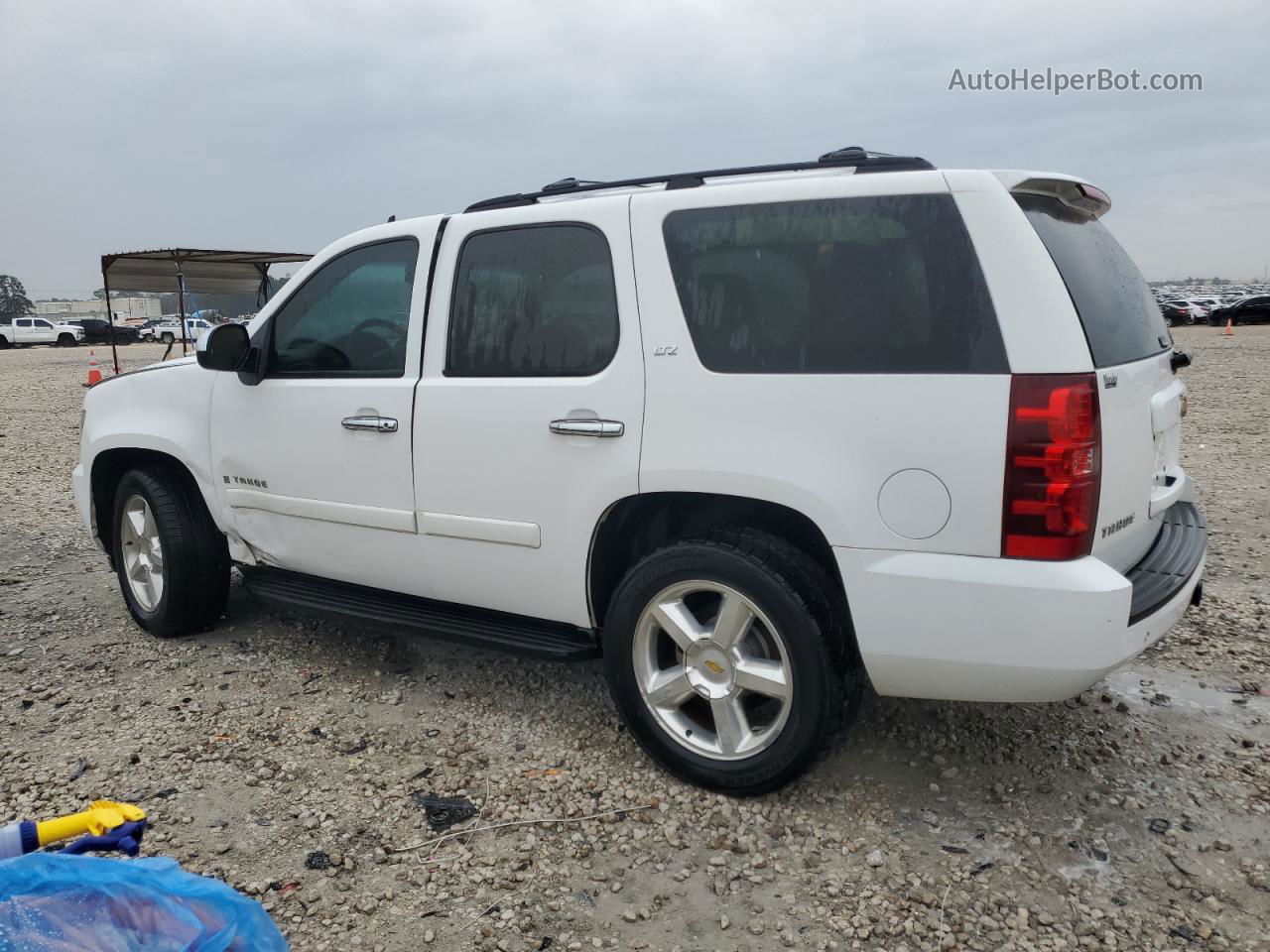 2007 Chevrolet Tahoe C1500 White vin: 1GNFC13057R391792