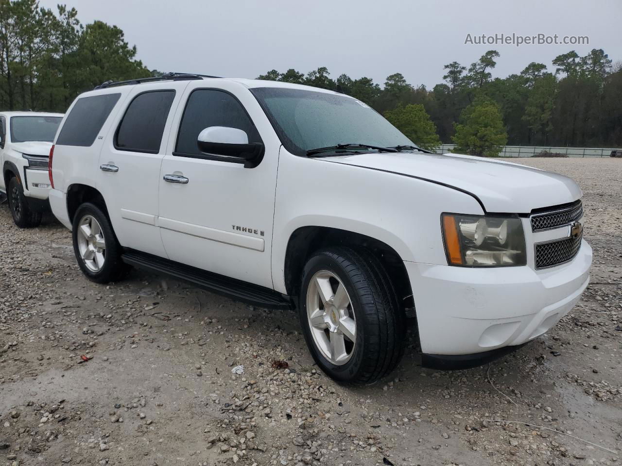 2007 Chevrolet Tahoe C1500 White vin: 1GNFC13057R391792