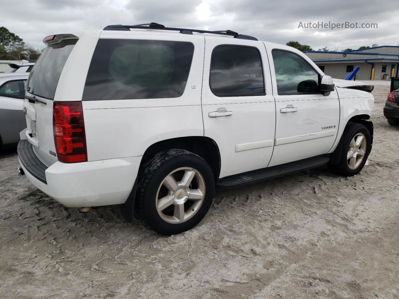 2007 Chevrolet Tahoe C1500 White vin: 1GNFC13087R395738