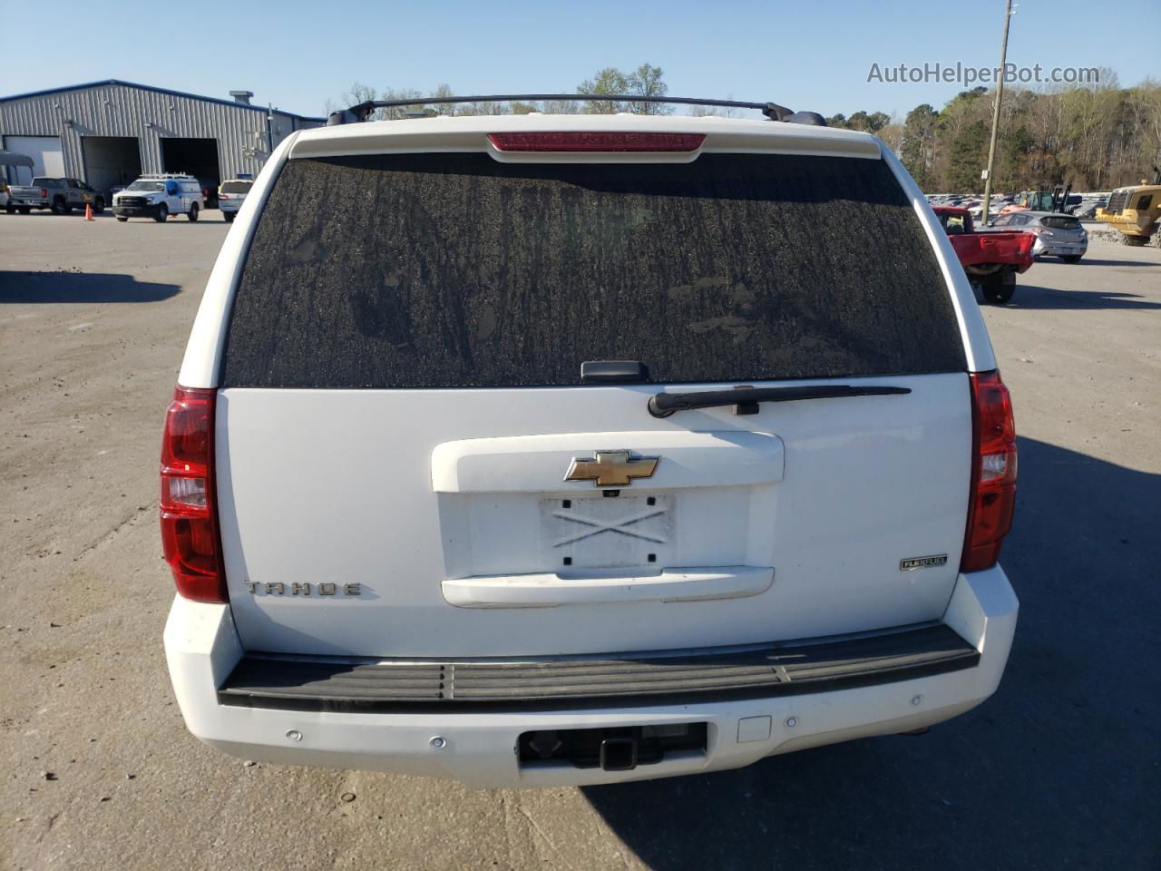 2007 Chevrolet Tahoe C1500 White vin: 1GNFC13087R412487