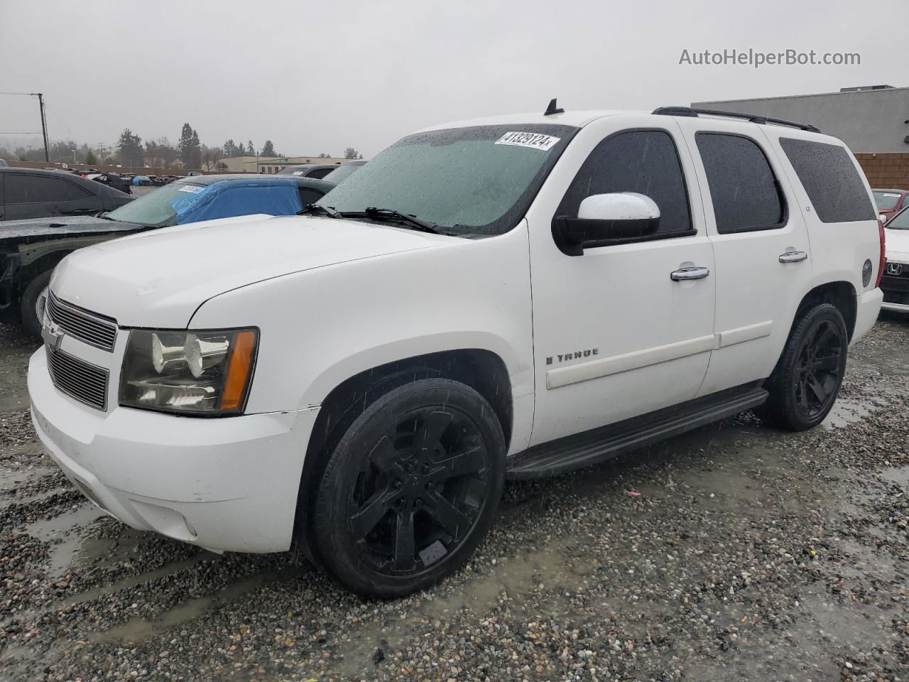 2007 Chevrolet Tahoe C1500 Белый vin: 1GNFC13097R171250