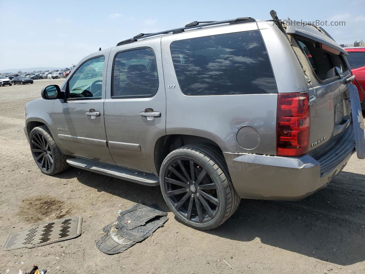 2007 Chevrolet Tahoe C1500 Золотой vin: 1GNFC130X7R171998