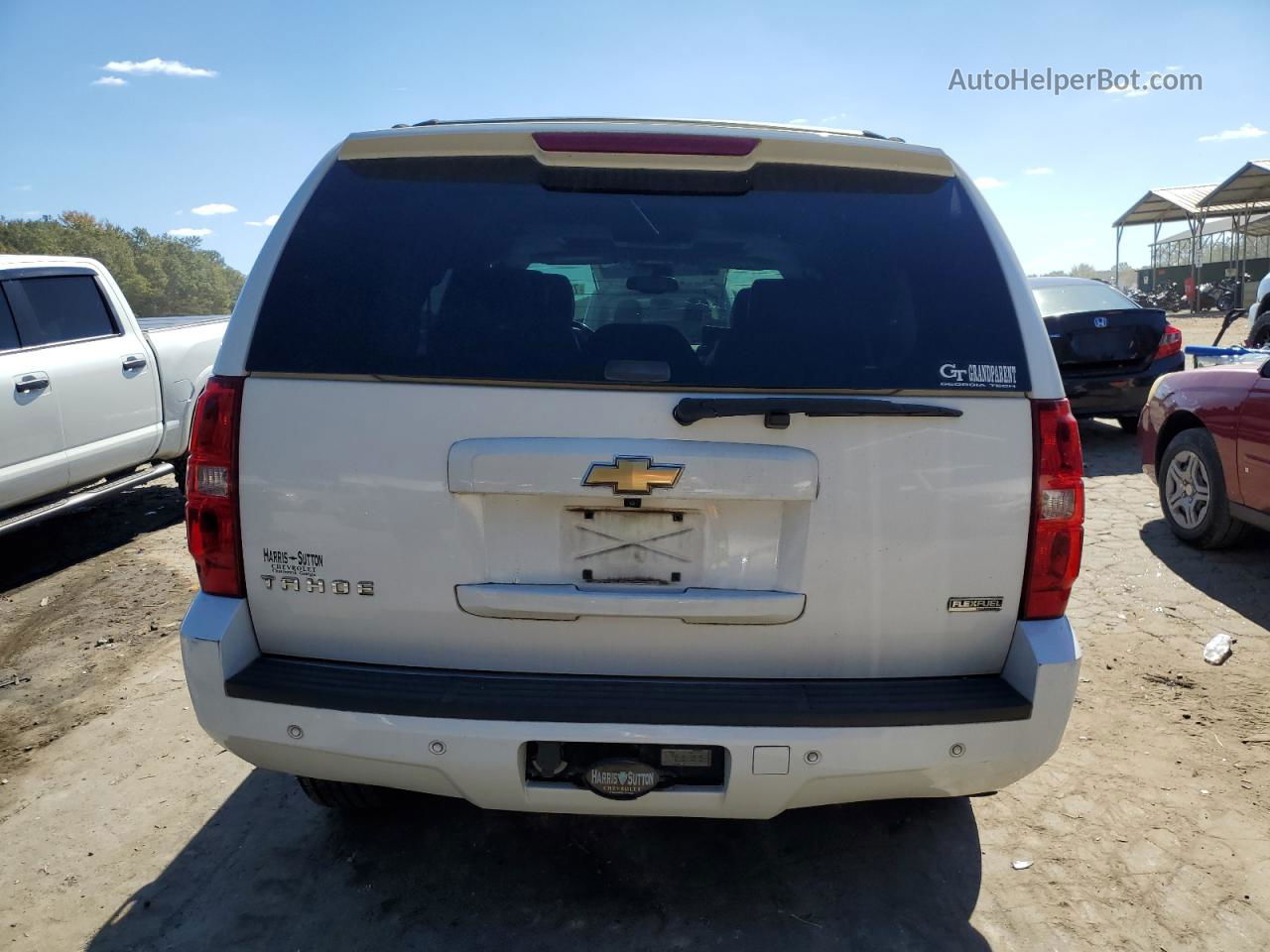 2007 Chevrolet Tahoe C1500 White vin: 1GNFC130X7R304999