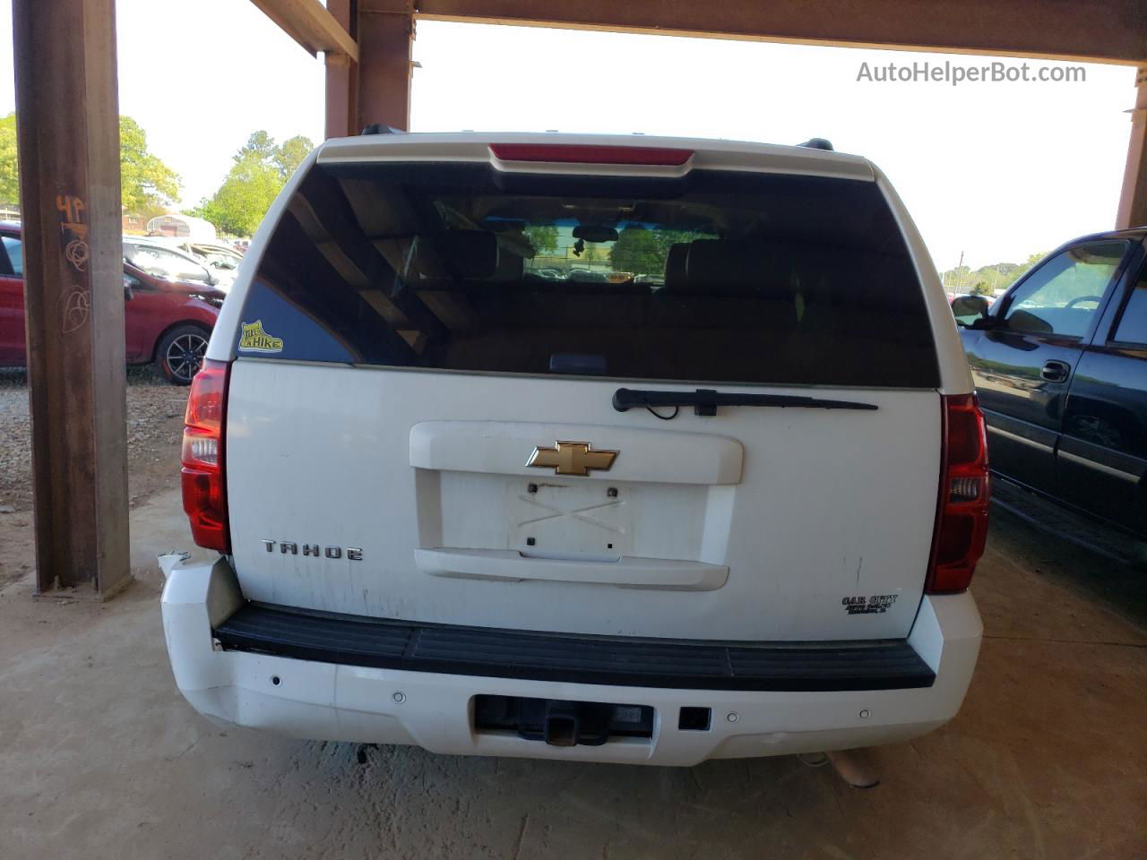 2007 Chevrolet Tahoe C1500 White vin: 1GNFC13J07J137074