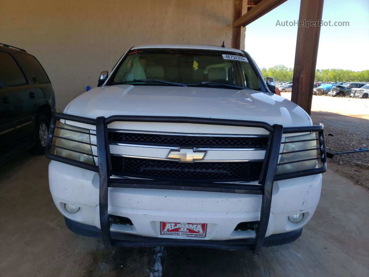 2007 Chevrolet Tahoe C1500 White vin: 1GNFC13J07J137074