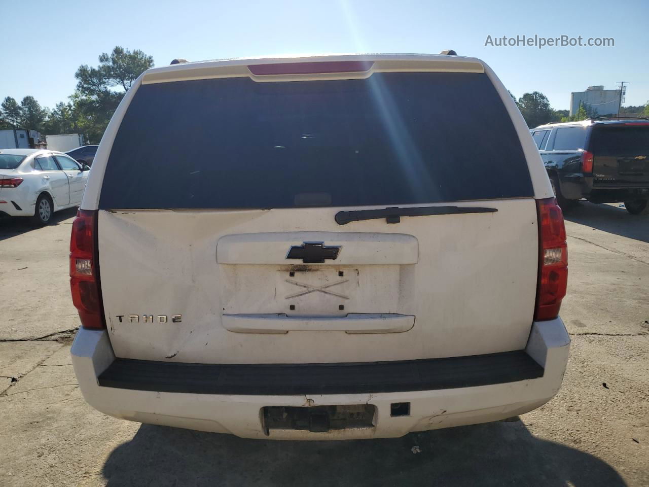 2007 Chevrolet Tahoe C1500 White vin: 1GNFC13J27R203741