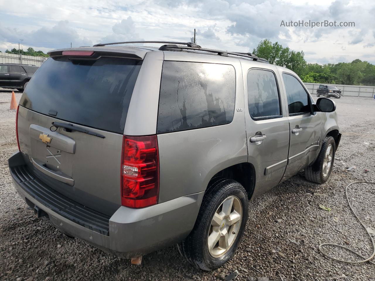 2007 Chevrolet Tahoe C1500 Gray vin: 1GNFC13J57R116478