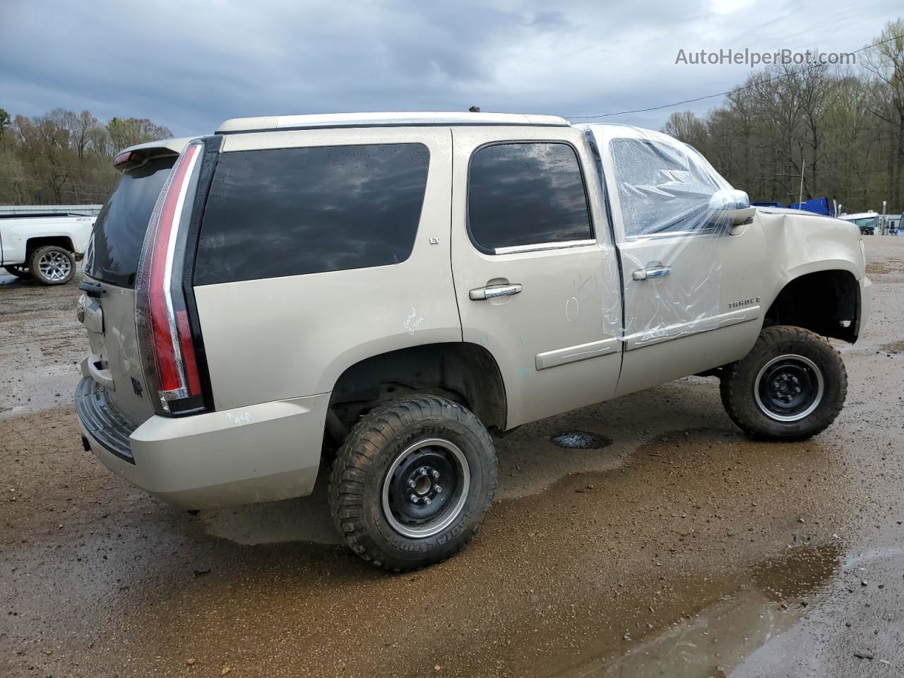 2007 Chevrolet Tahoe C1500 Gold vin: 1GNFC13J67J395826