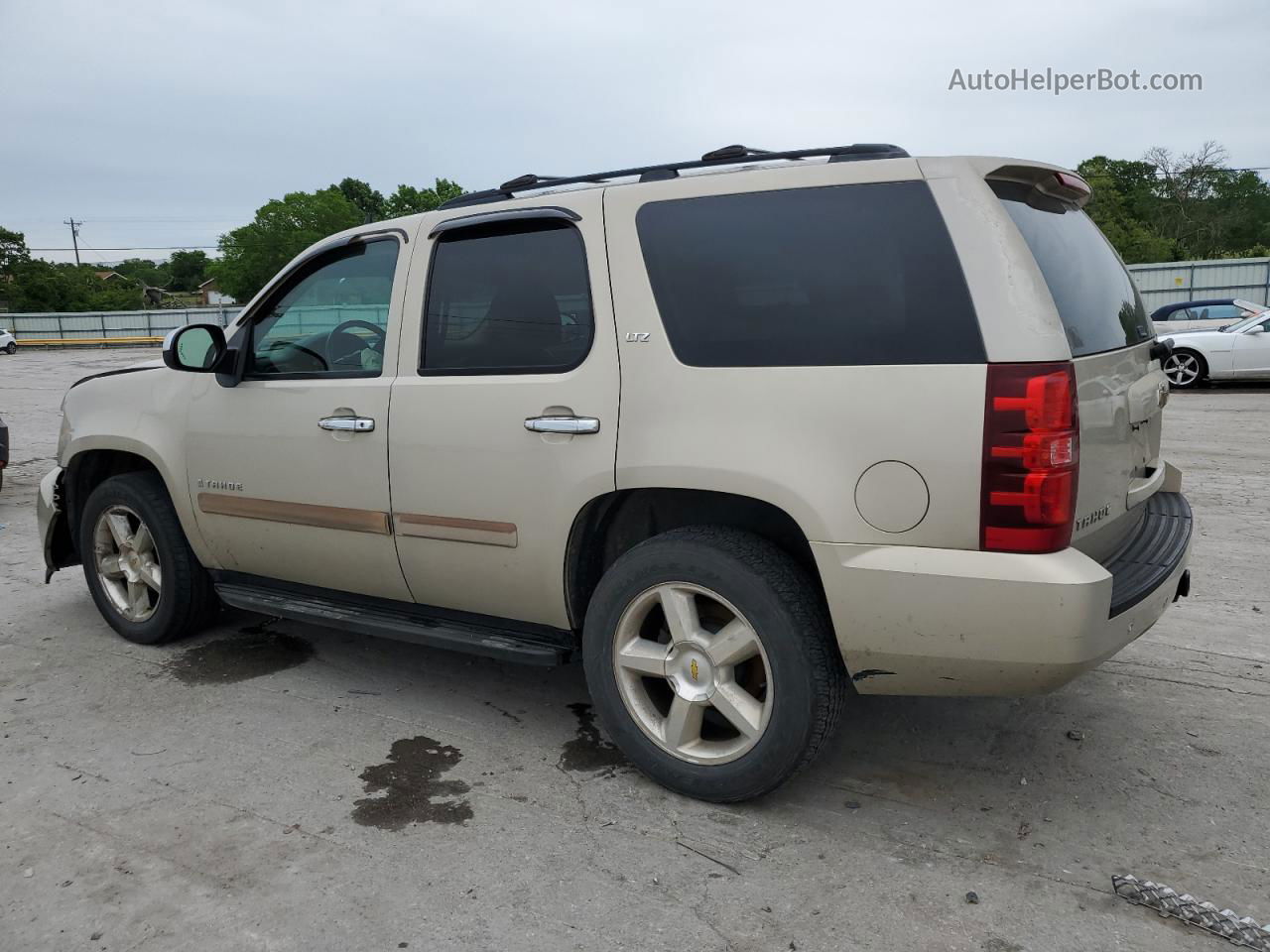 2007 Chevrolet Tahoe K1500 Beige vin: 1GNFK13007R359979