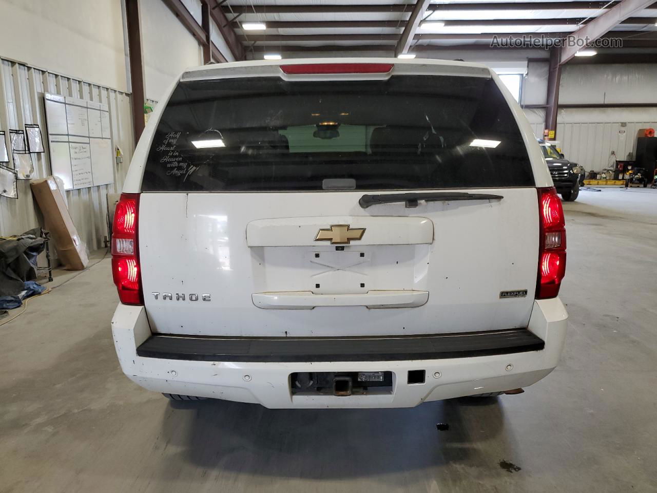 2007 Chevrolet Tahoe K1500 White vin: 1GNFK13017R226566