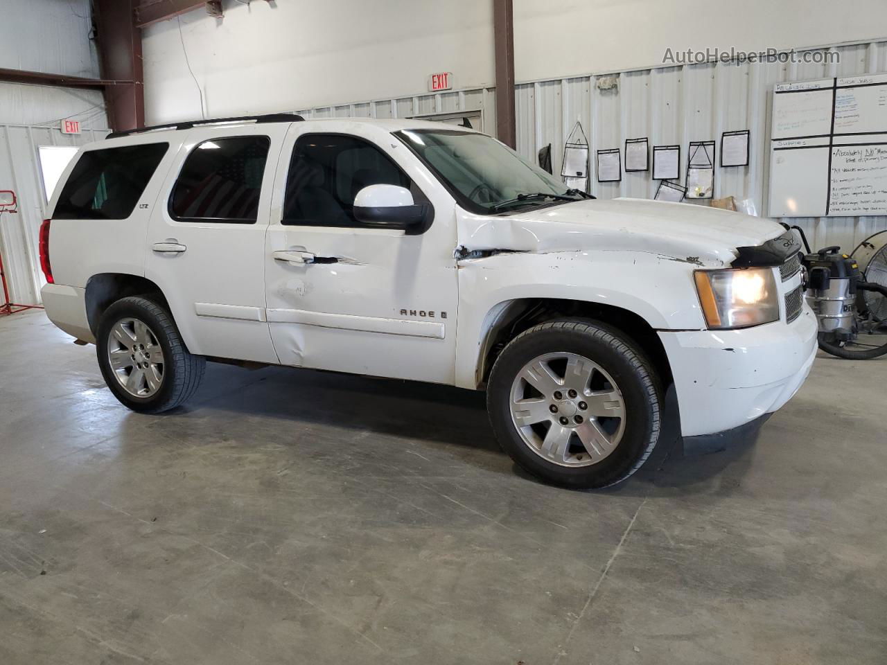 2007 Chevrolet Tahoe K1500 White vin: 1GNFK13017R226566