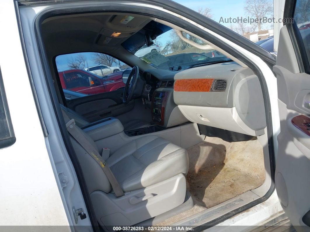 2007 Chevrolet Tahoe Lt White vin: 1GNFK13027J117645