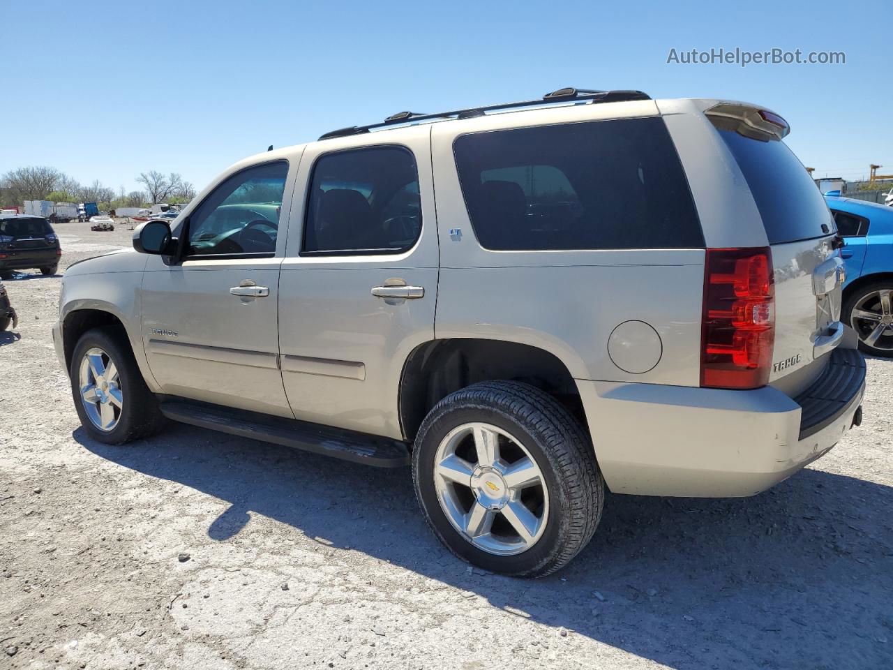 2007 Chevrolet Tahoe K1500 Желто-коричневый vin: 1GNFK13027R209775