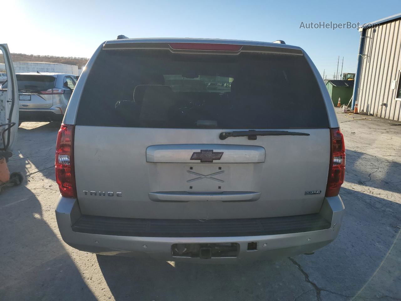 2007 Chevrolet Tahoe K1500 Silver vin: 1GNFK13037J338610