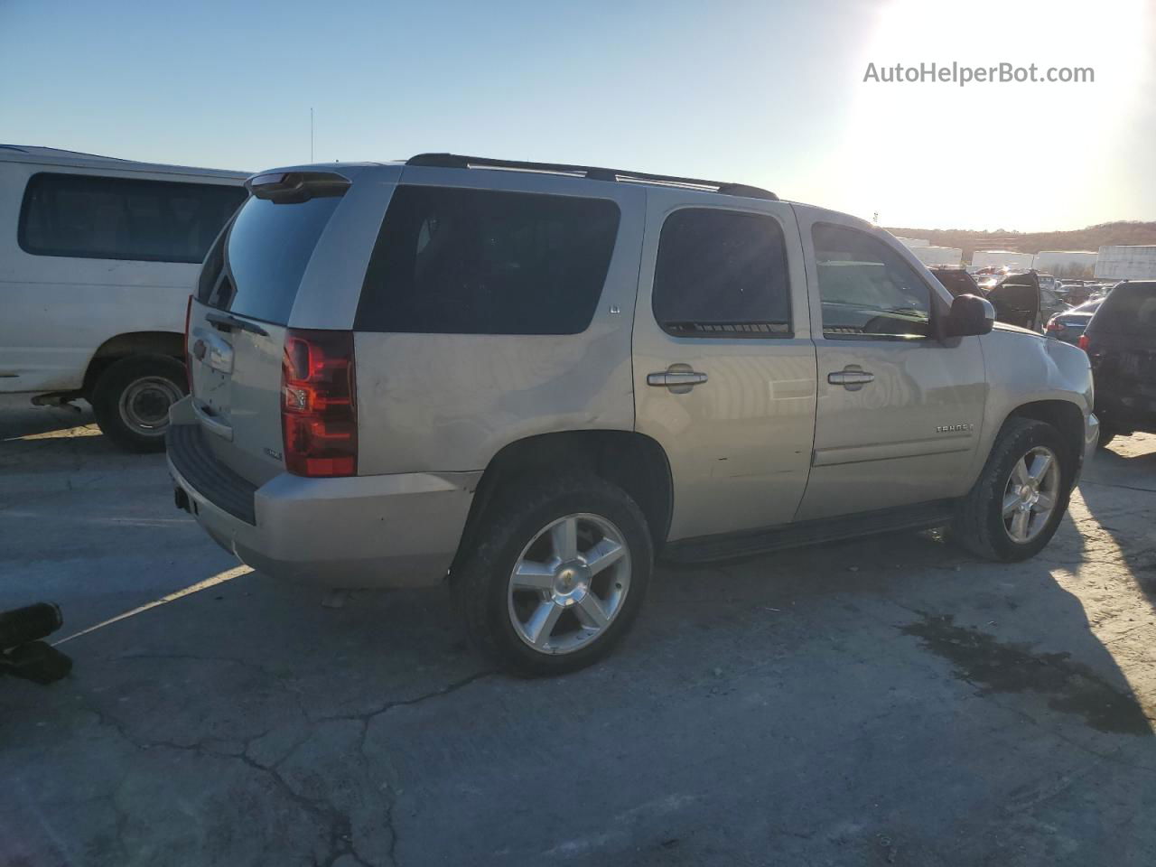 2007 Chevrolet Tahoe K1500 Серебряный vin: 1GNFK13037J338610