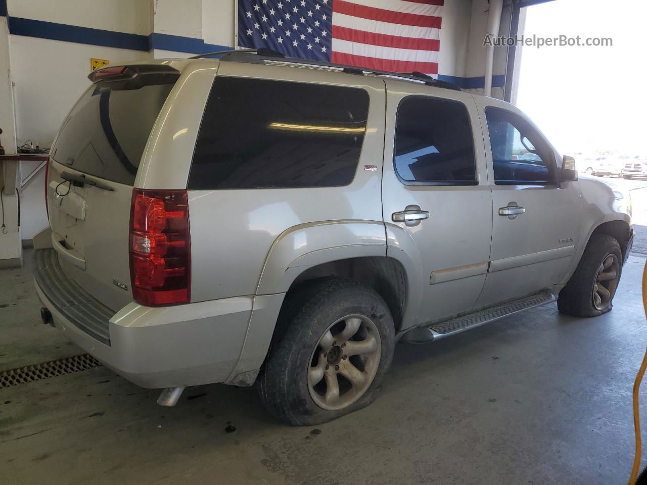 2007 Chevrolet Tahoe K1500 Silver vin: 1GNFK13037R327494