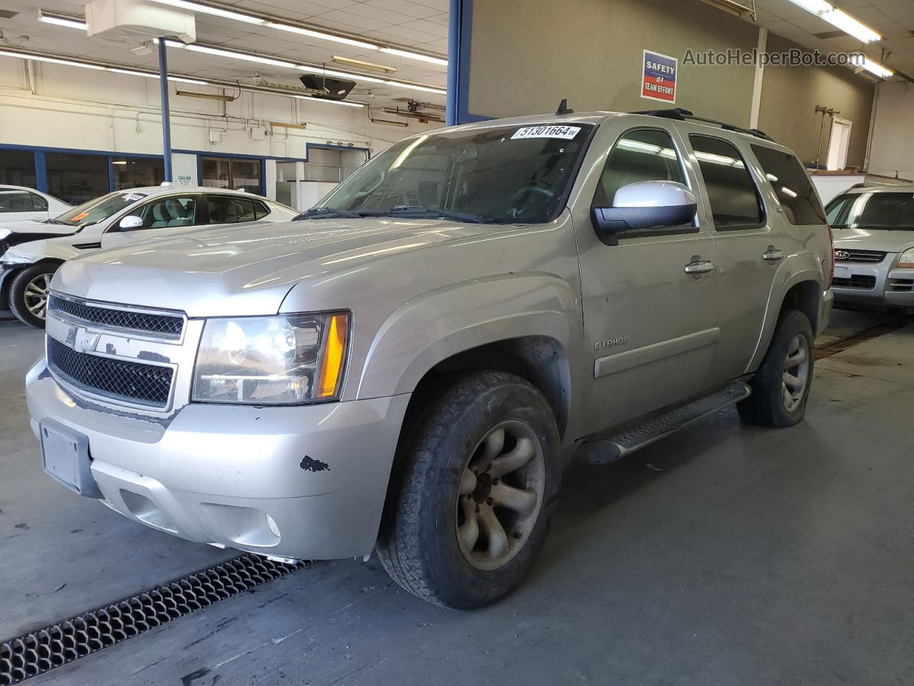 2007 Chevrolet Tahoe K1500 Silver vin: 1GNFK13037R327494