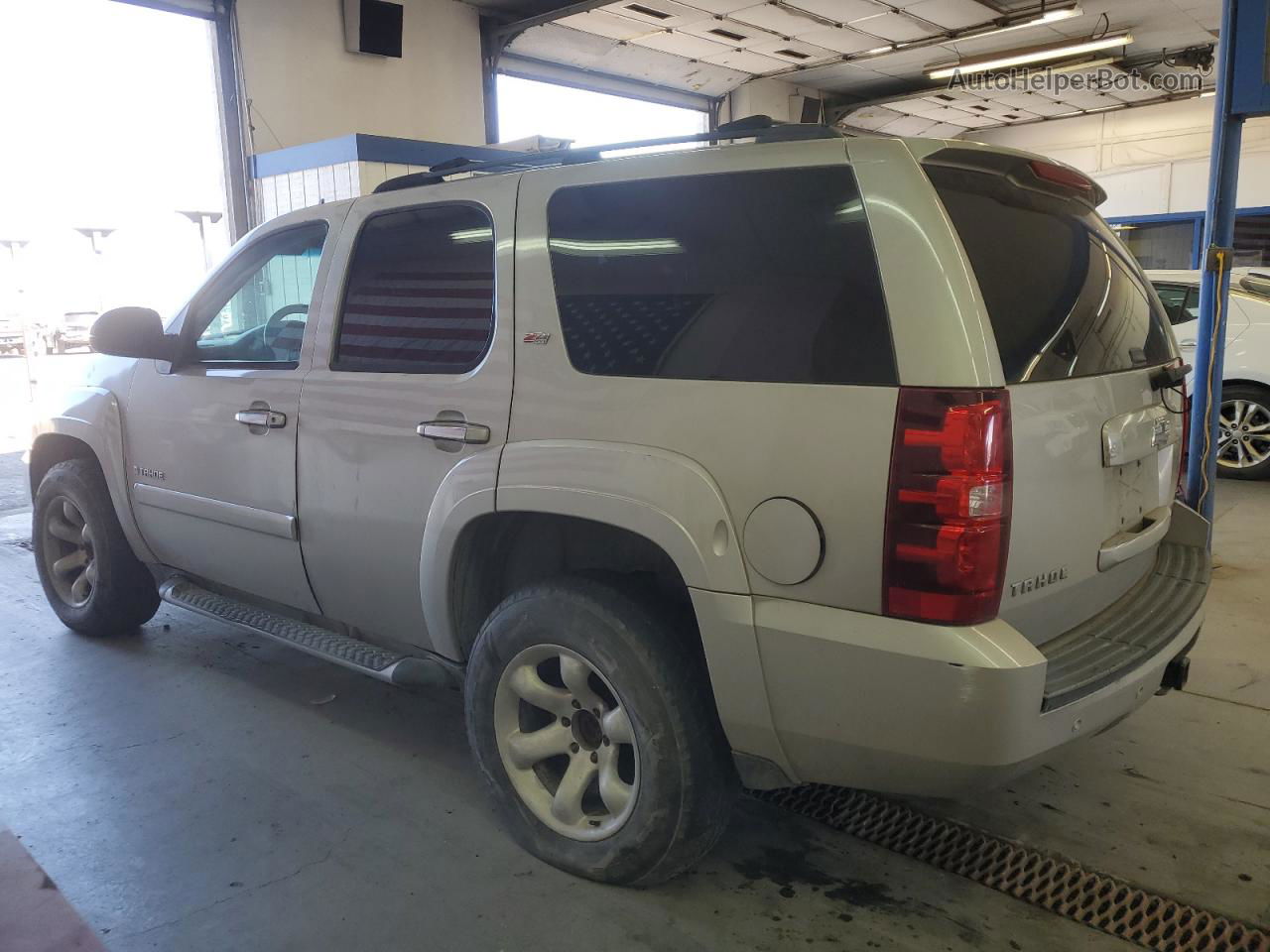 2007 Chevrolet Tahoe K1500 Silver vin: 1GNFK13037R327494