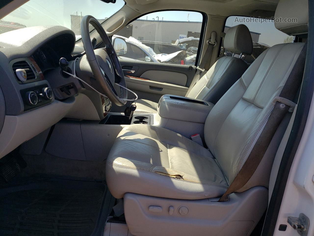 2007 Chevrolet Tahoe K1500 Белый vin: 1GNFK13067J244155