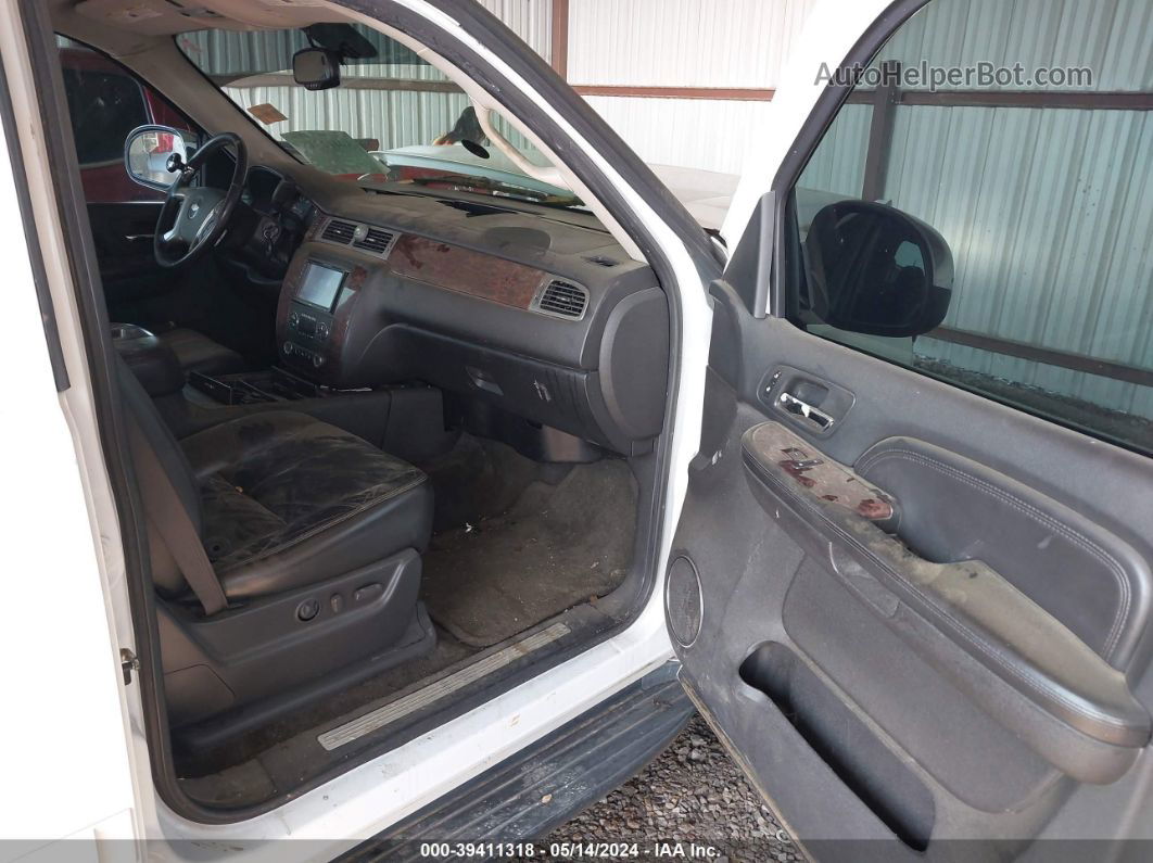 2007 Chevrolet Tahoe Lt White vin: 1GNFK13067R381761