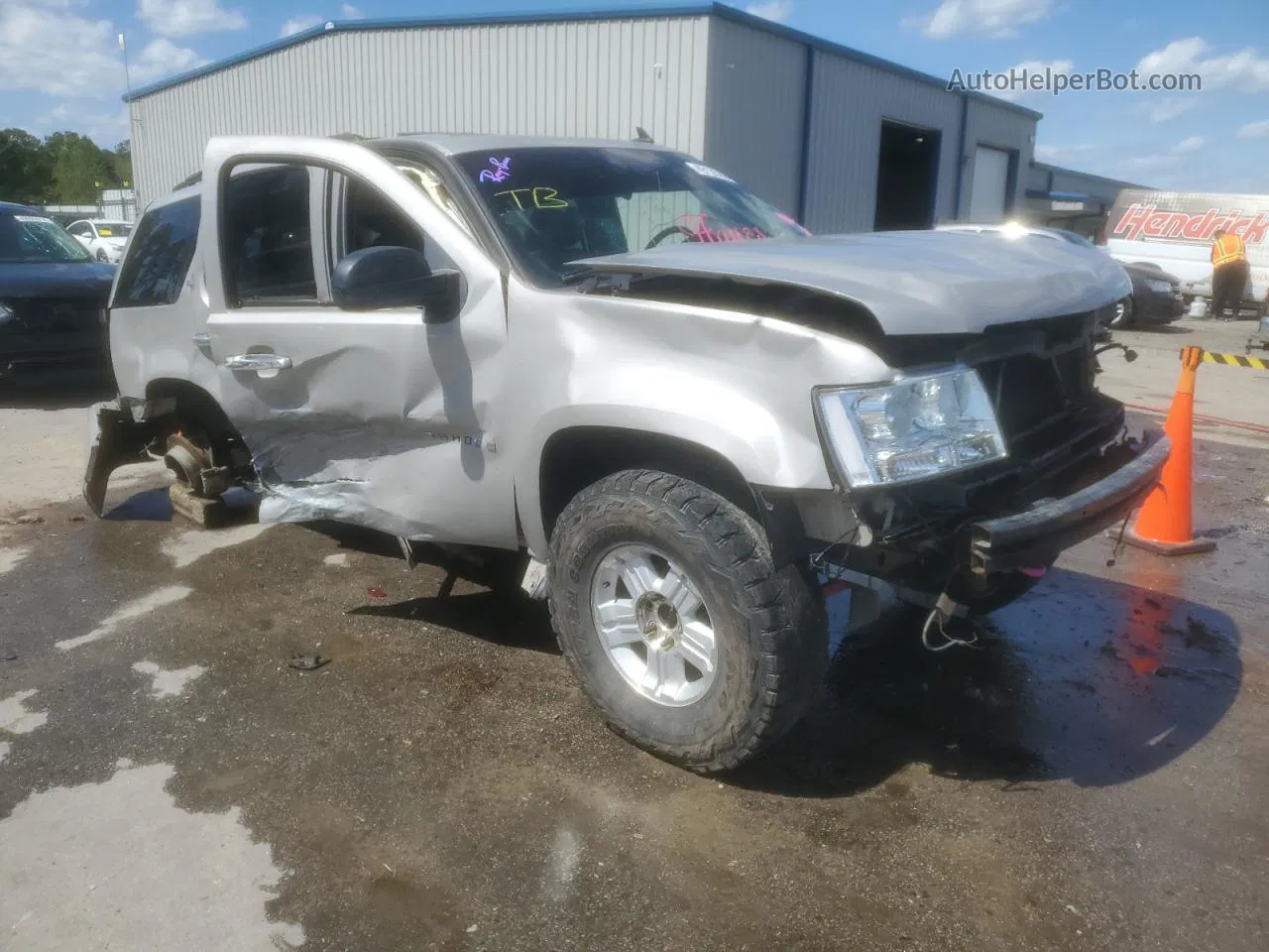 2007 Chevrolet Tahoe K1500 Silver vin: 1GNFK13077J102557