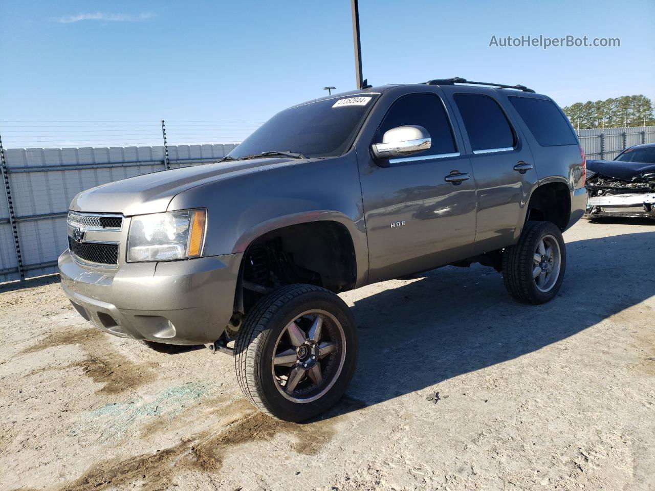 2007 Chevrolet Tahoe K1500 Бежевый vin: 1GNFK13087J227387