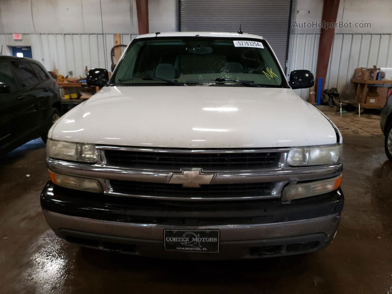 2005 Chevrolet Suburban K1500 White vin: 1GNFK16Z55J185025