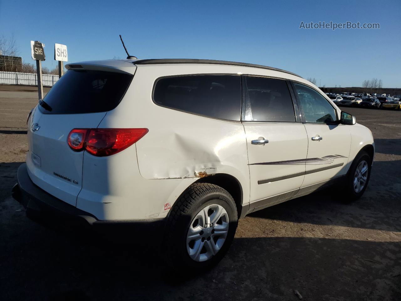 2011 Chevrolet Traverse Ls Белый vin: 1GNKREED0BJ173965