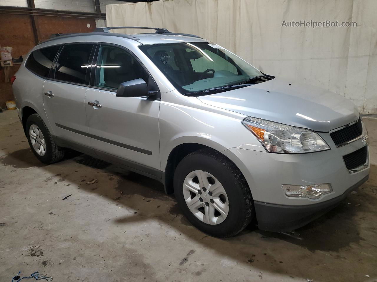 2012 Chevrolet Traverse Ls Silver vin: 1GNKREED0CJ134097