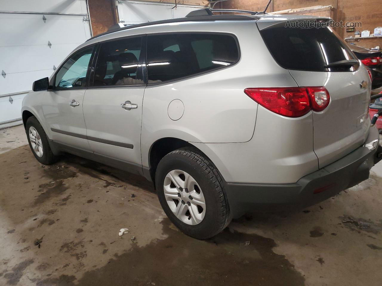 2012 Chevrolet Traverse Ls Silver vin: 1GNKREED0CJ134097