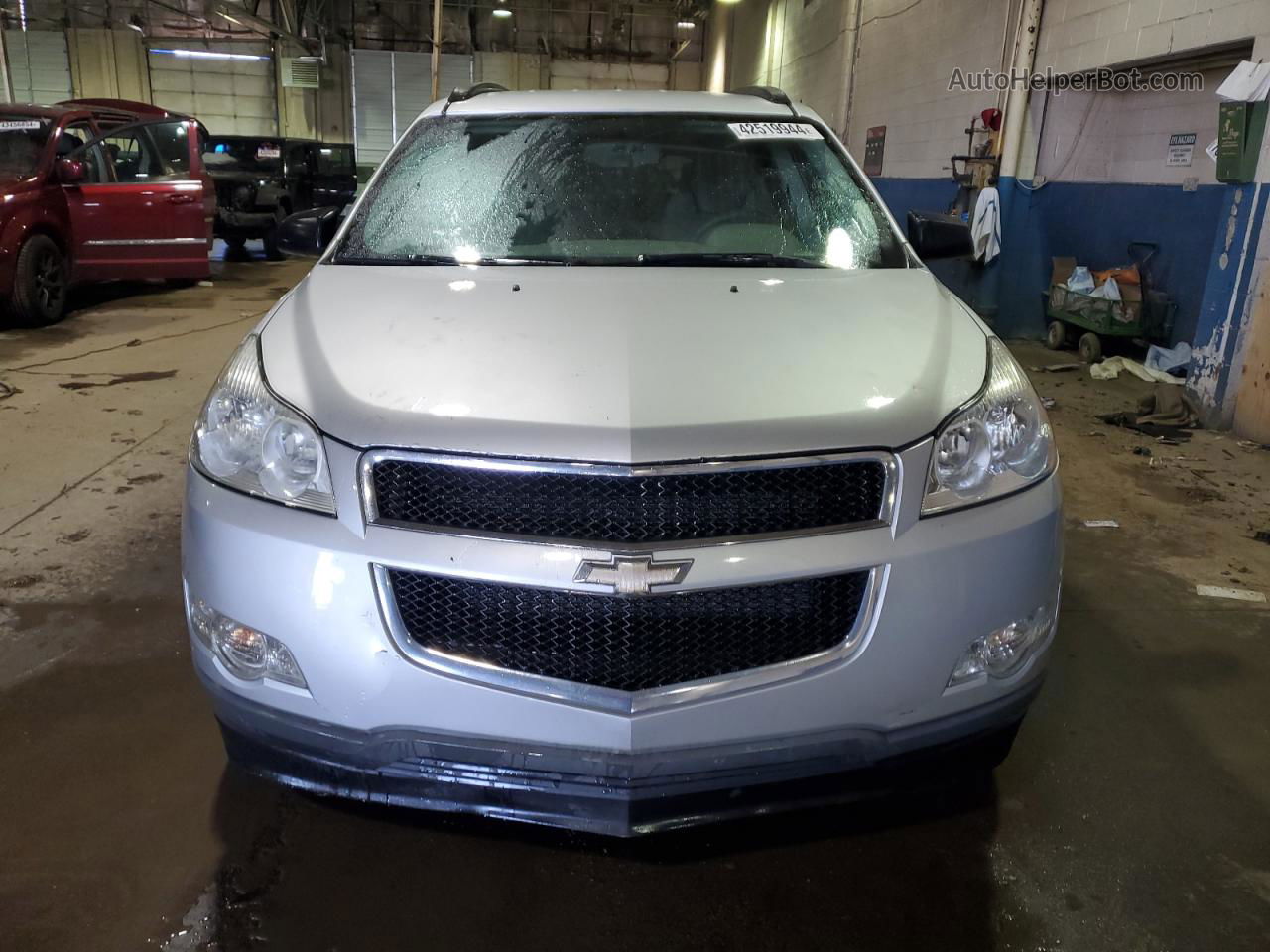 2011 Chevrolet Traverse Ls Silver vin: 1GNKREED3BJ286275