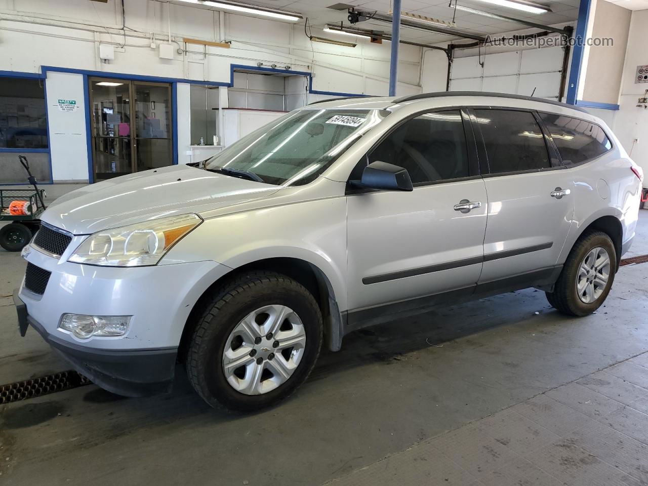 2011 Chevrolet Traverse Ls Silver vin: 1GNKREED3BJ298720