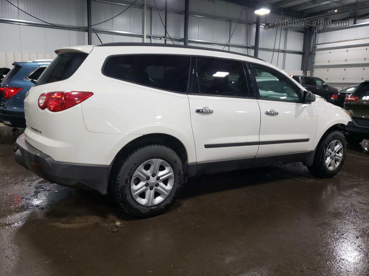 2012 Chevrolet Traverse Ls White vin: 1GNKREED8CJ404774