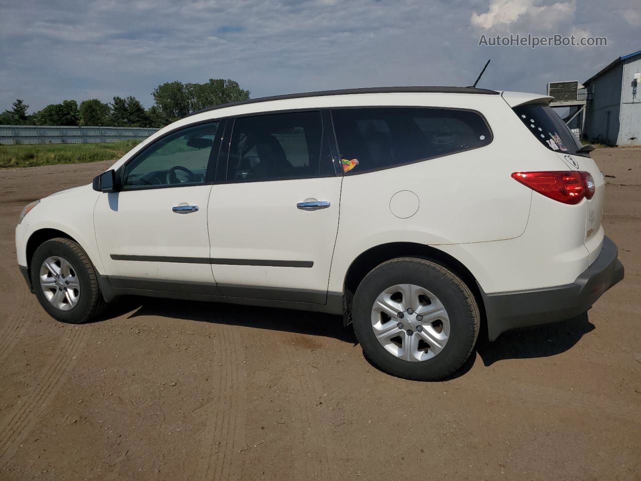 2012 Chevrolet Traverse Ls White vin: 1GNKREED9CJ367864