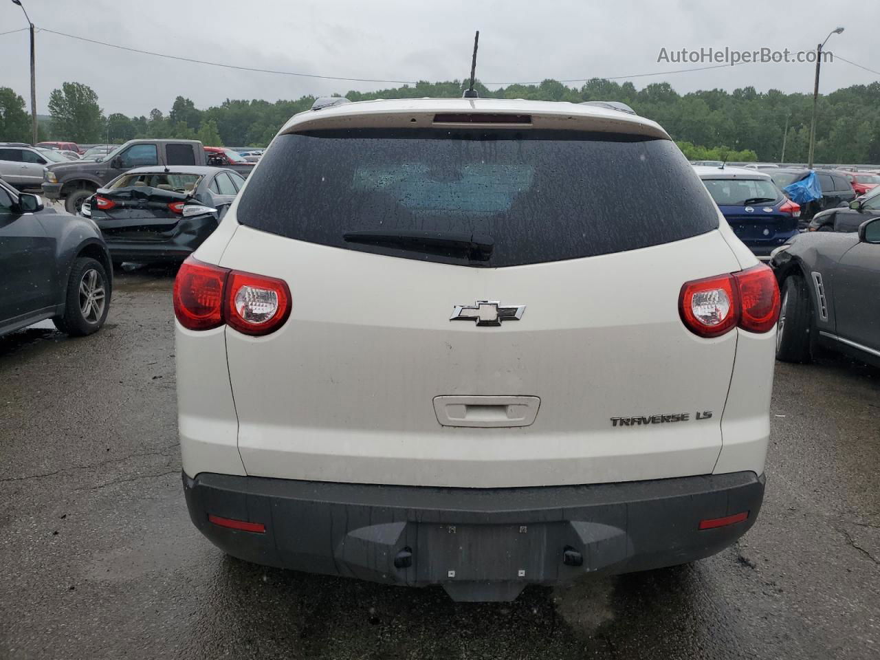 2012 Chevrolet Traverse Ls White vin: 1GNKREEDXCJ418336