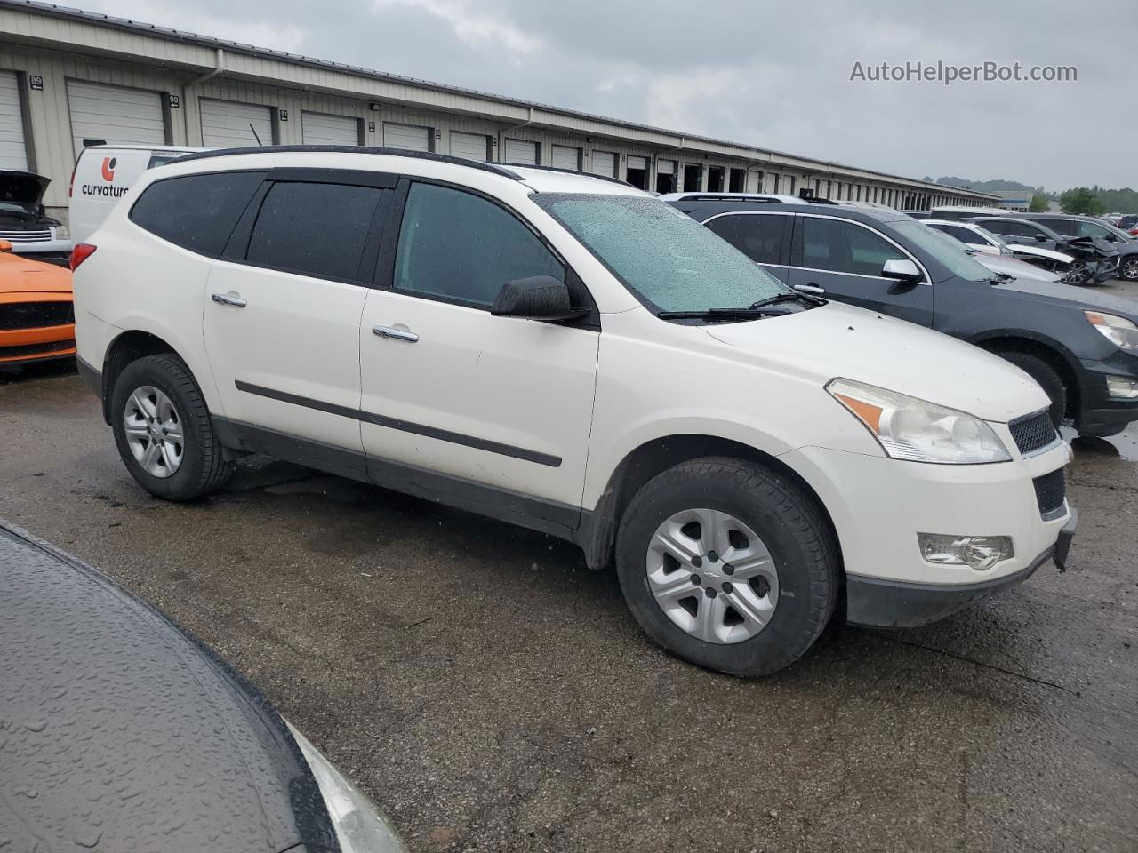 2012 Chevrolet Traverse Ls White vin: 1GNKREEDXCJ418336