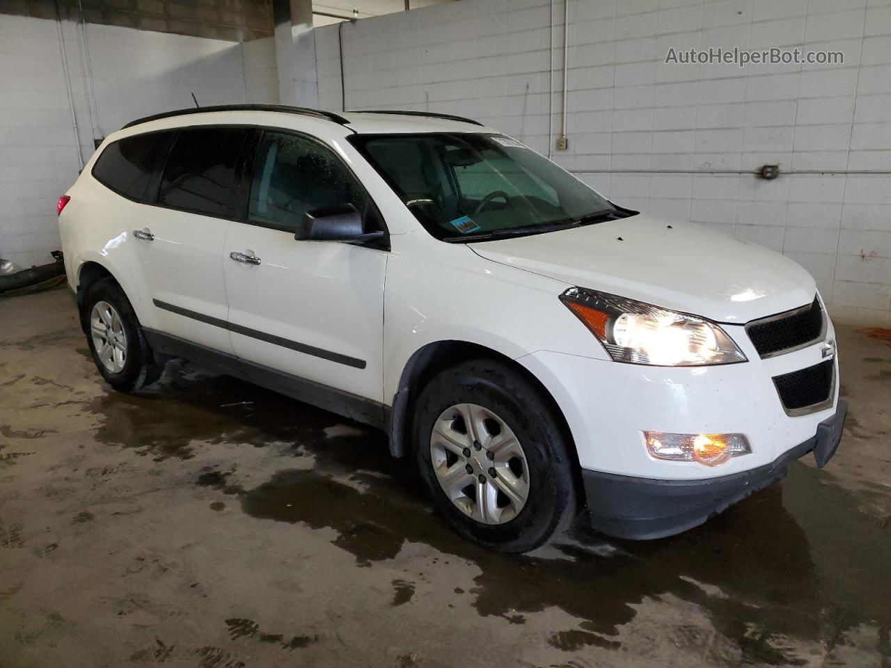 2011 Chevrolet Traverse Ls White vin: 1GNKRFED0BJ306892