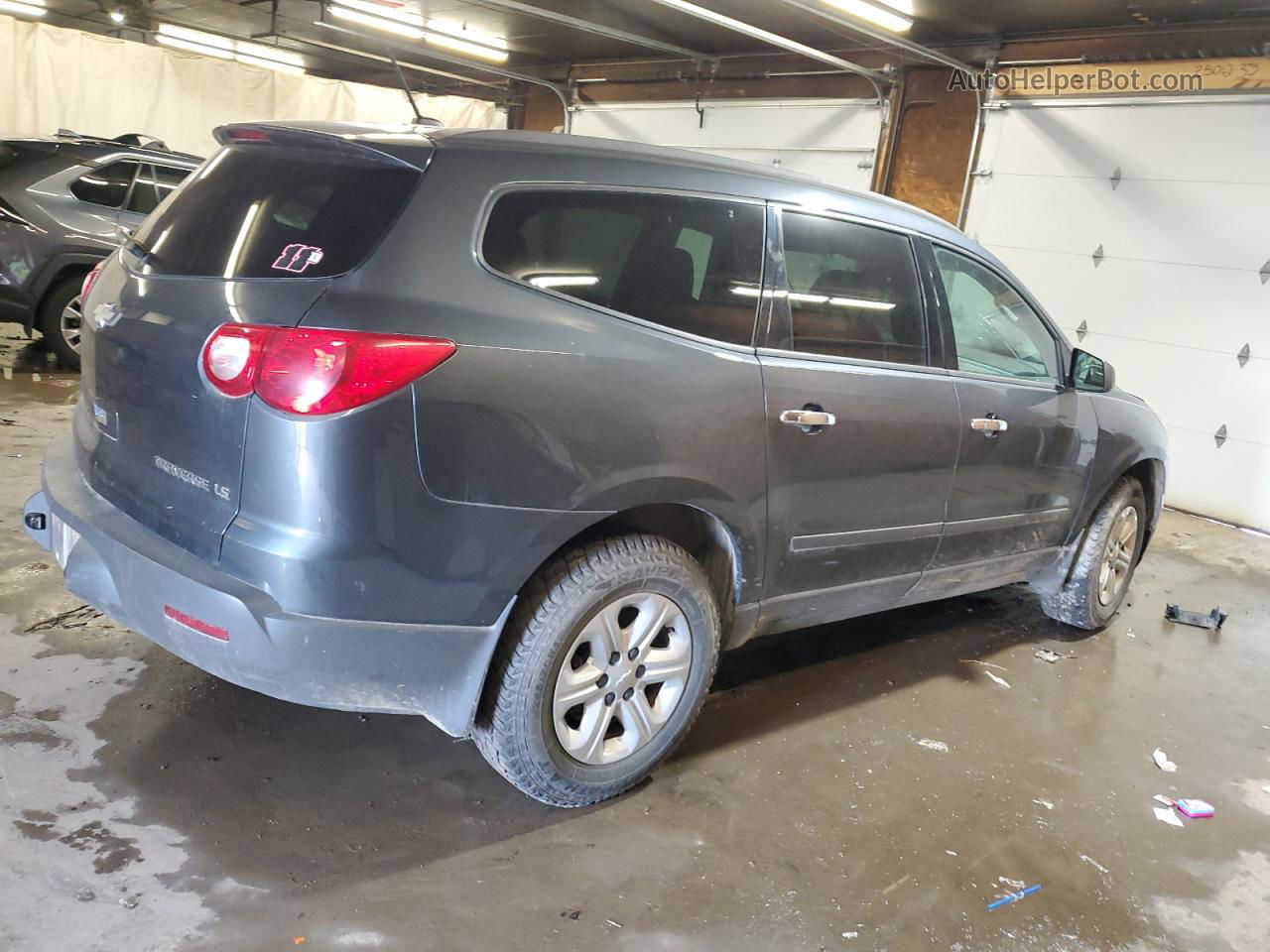 2011 Chevrolet Traverse Ls Gray vin: 1GNKRFED1BJ211502