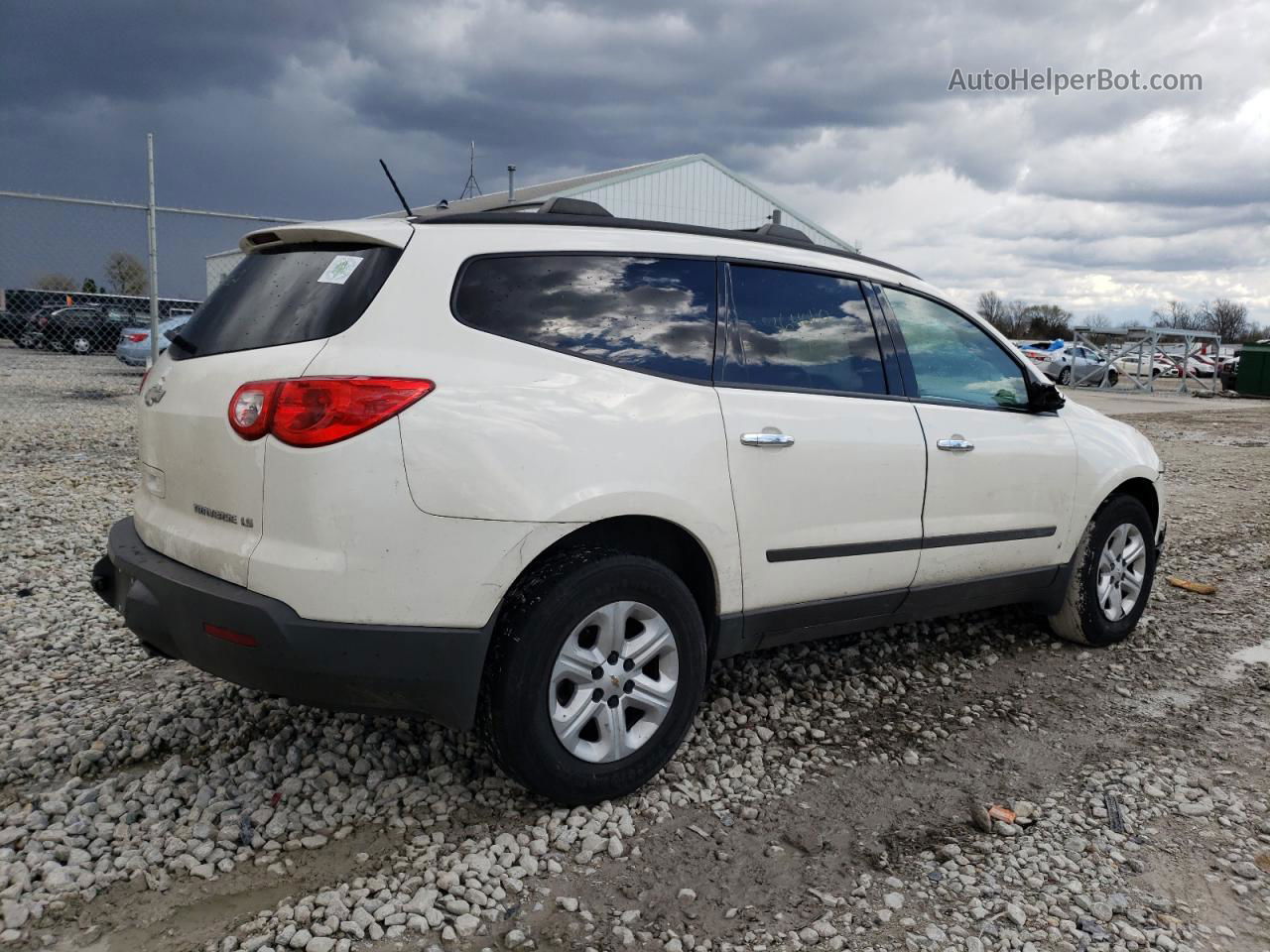 2012 Chevrolet Traverse Ls White vin: 1GNKRFED1CJ364060