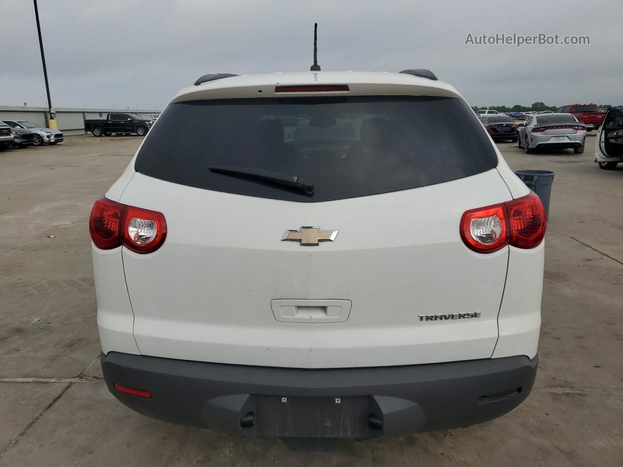 2012 Chevrolet Traverse Ls White vin: 1GNKRFED3CJ416031