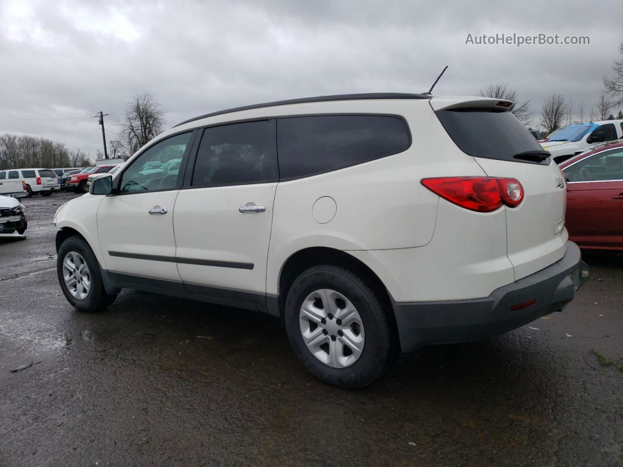 2012 Chevrolet Traverse Ls White vin: 1GNKRFED4CJ342859