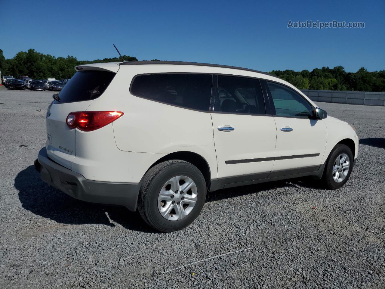 2012 Chevrolet Traverse Ls White vin: 1GNKRFED5CJ248845